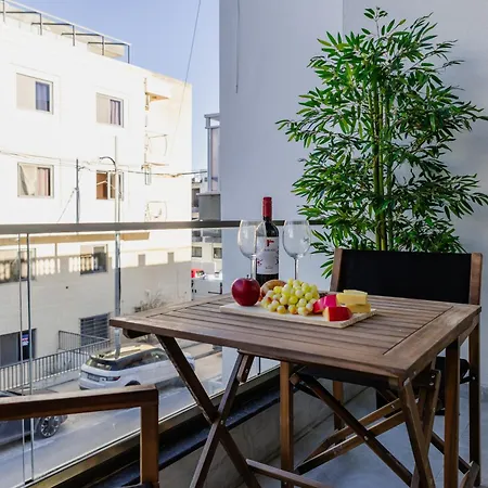 St Julians`s Urban Apartman Is-Swieqi