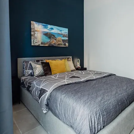 St Julians`s Urban Apartman Is-Swieqi
