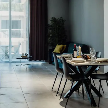 St Julians`s Urban Apartman Is-Swieqi
